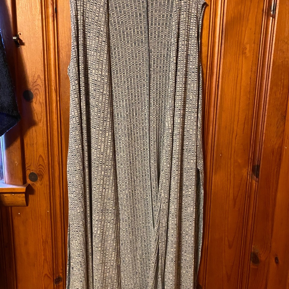 LuLaRoe Gray Sleeveless Long‎ Kimono